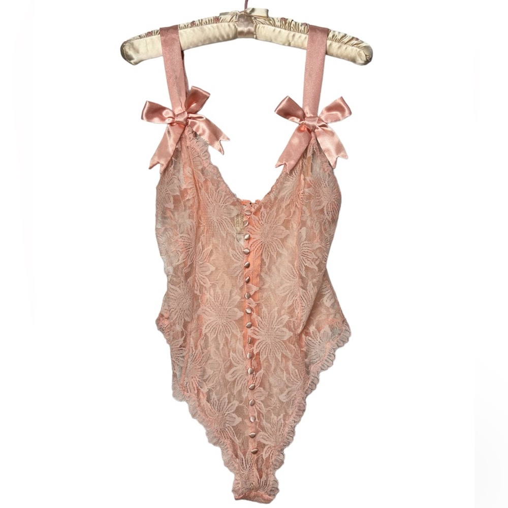 Vintage Gold Tag Victoria’s Secret Blush Pink Lace Teddy